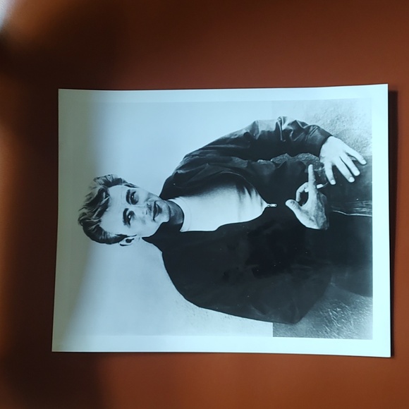 James Dean 8x10 - Picture 1 of 6